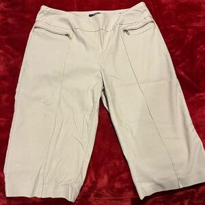 Cream Cropped Pants with Zipper Pockets